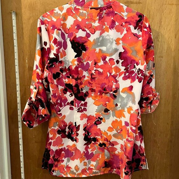 🐻Size S - Laura Scott - Pink and Floral Roll Sleeve Button-Down Blouse - Picture 5 of 6